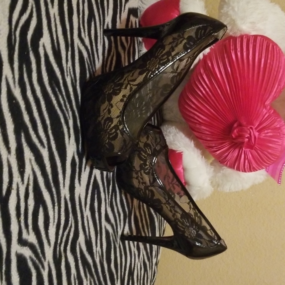 Guess heels